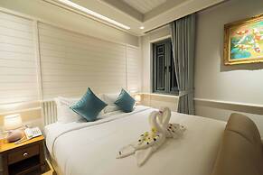 TUAN Hotel Bangkok near Wat Arun