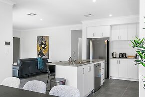 Bloom Brick A Sepal Stay