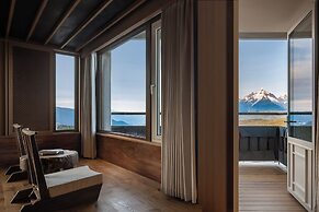 LOSTVILLA Deqin Meri Snow Mountain