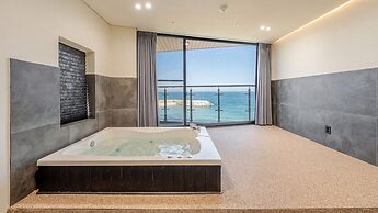 Sokcho W Spa Poolvilla