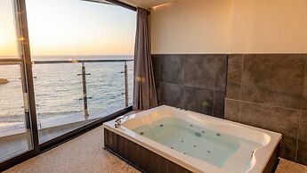 Sokcho W Spa Poolvilla