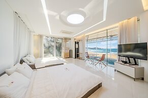 Boryeong Lavar Pool Villa