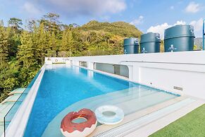 2BR Close to Beach  Pool Views C256