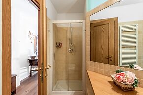 Charming Apartment Close to Cableway
