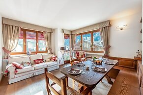 Charming Apartment Close to Cableway