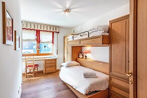 Charming Apartment Close to Cableway