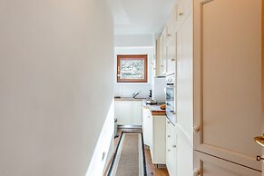 Charming Apartment Close to Cableway