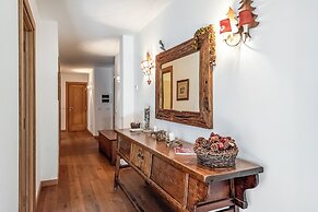 Charming Apartment Close to Cableway