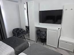 Hotel Monica
