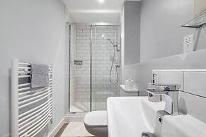 Deritend Apartment With Full Access for Wheelchairs