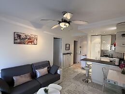Central Studio in Cannes Near The Martinez- 2351