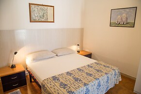 Centric Apartment by the Beach