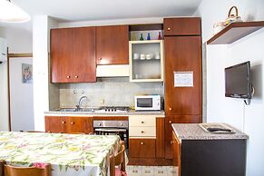 Downtown Apartment by the Beach