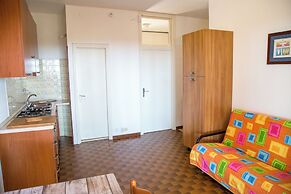 Spacious First-floor Flat Near the Beach
