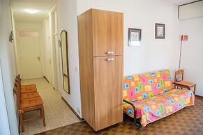 Spacious First-floor Flat Near the Beach