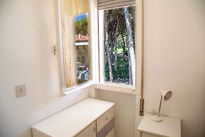 Spacious First-floor Flat Near the Beach