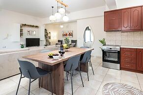 Lumina Apartment with Shared Pool