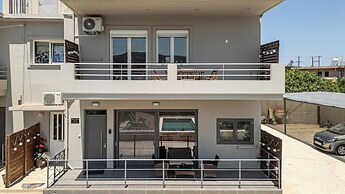 Lumina Apartment with Shared Pool