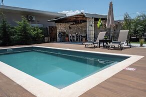 Lumina Apartment with Shared Pool