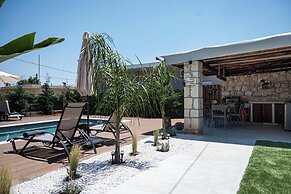 Lumina Apartment with Shared Pool