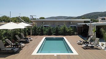 Lumina Apartment with Shared Pool