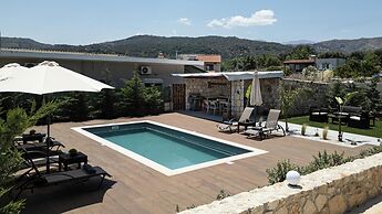 Lumina Apartment with Shared Pool