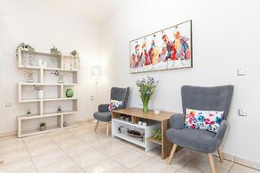 Lumina Apartment with Shared Pool