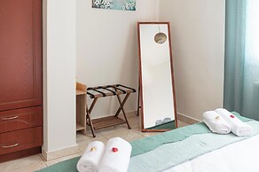 Lumina Apartment with Shared Pool