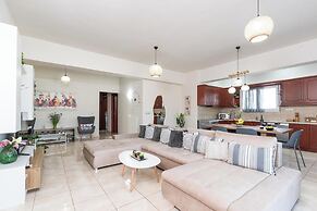 Lumina Apartment with Shared Pool