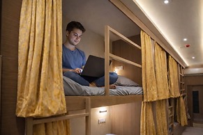 Relax Kurla Dormitory