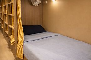 Relax Kurla Dormitory