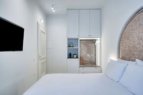 Nalia Suites
