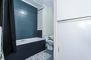 Modern 1 Bed - Close to City Centre