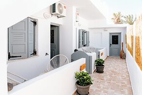 Beach Houses Santorini