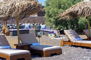 Beach Houses Santorini