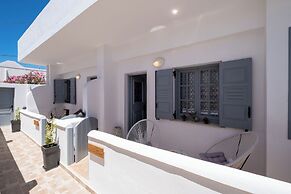 Beach Houses Santorini