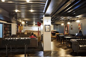 Student Only Vita Crosshall Street