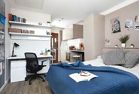 Student Only Vita Crosshall Street