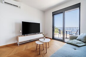 The View - Apartment with pool