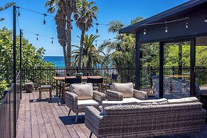 Moana Beach House - Absolute Beachfront