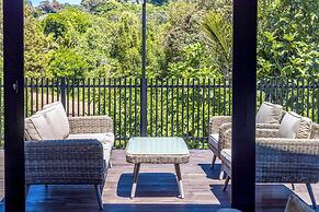 Moana Beach House - Absolute Beachfront