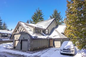 Crystal Ridge by Whistler Retreats