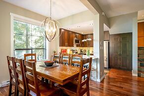 Crystal Ridge by Whistler Retreats