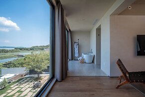 CLOUD RETREAT