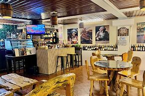 Barelle Hostel, Coffee And Wine Bar