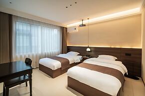 Jingdezhen Streamside B&B