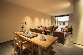 Jingdezhen Streamside B&B