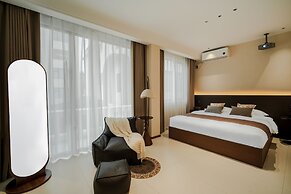 Jingdezhen Streamside B&B