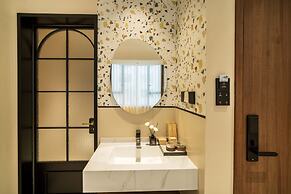 Jingdezhen Streamside B&B