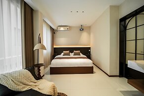 Jingdezhen Streamside B&B